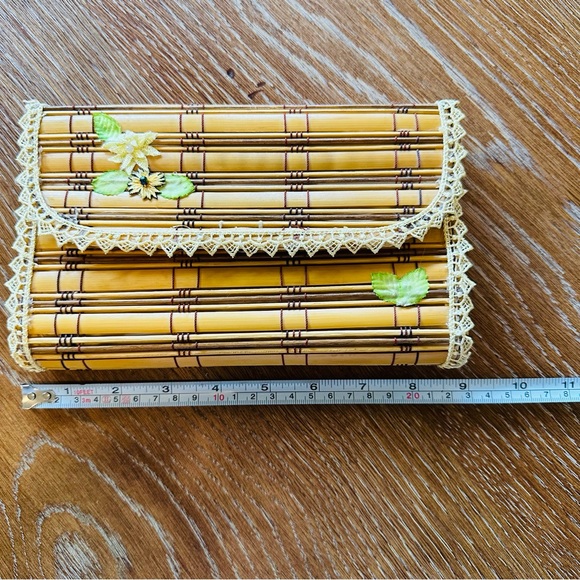 Vintage Clutch Womens Bamboo Flap Handbag Purse Tan Lace Embellished Summer Boho - Picture 6 of 9